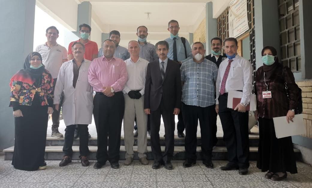الفريق البحثي التطوعي في جامعة البصرة يكرم رئيس الجامعة الدكتور سعد شاهين حمادي